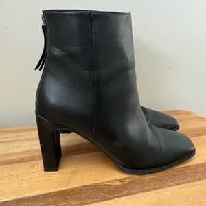 Women’s black ankle boots size 9.5